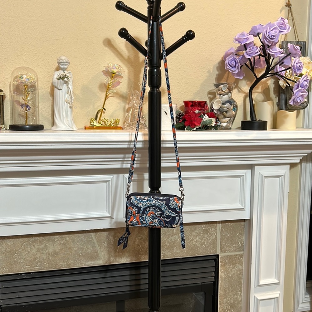 🆕🎉HP🎊Great Condition Vera Bradley Crossbody